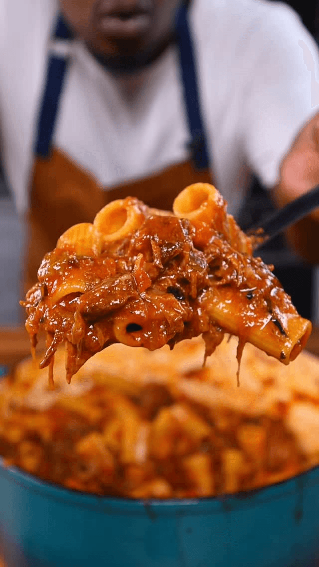 푹 끓인 소고기 리가토니 Thumbnail