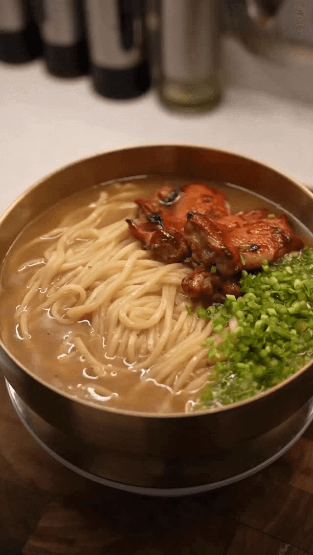 미나리 닭칼국수 Thumbnail