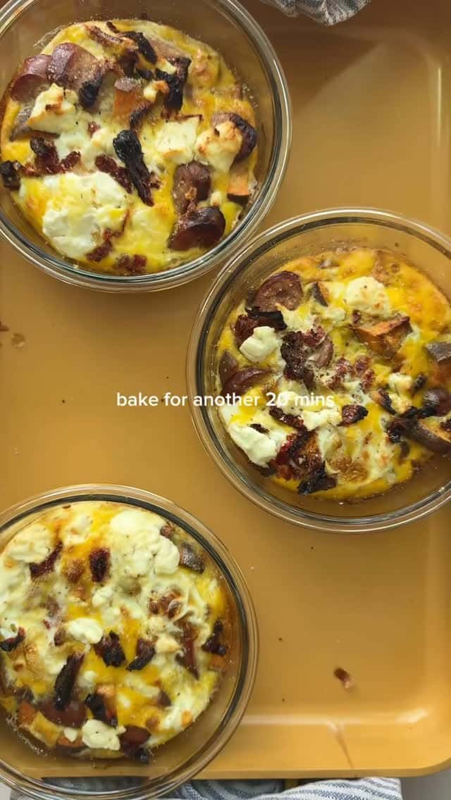 고구마와 소시지를 넣은 가을 1인용 프리타타 Thumbnail