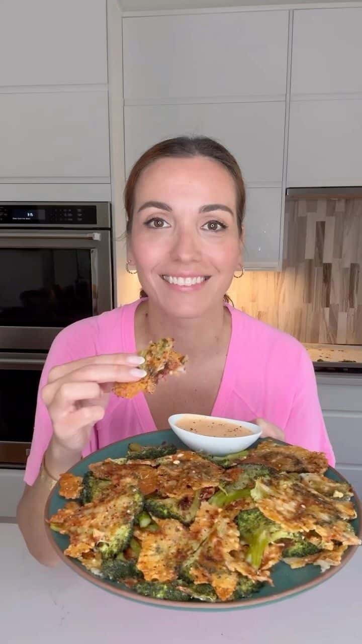 바삭한 파마산 브로콜리 칩 Thumbnail