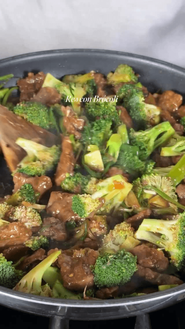 Res con Brócoli Thumbnail