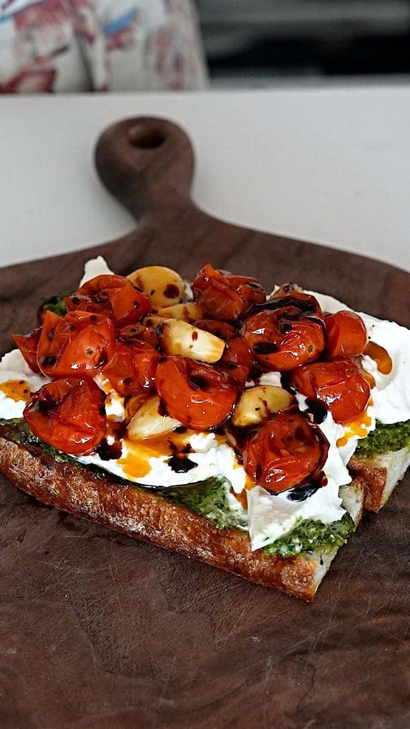 부라타치즈 토마토 브루스케타 Thumbnail