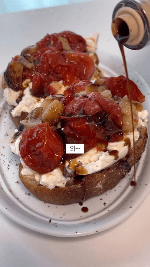 토마토콩피 샌드위치 Thumbnail