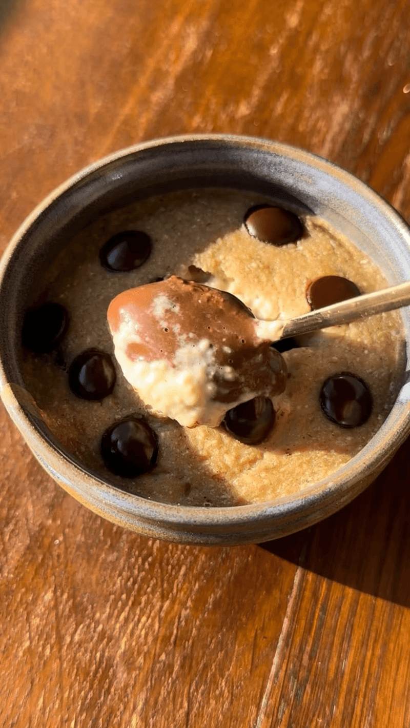 Gebackene Haferflocken im Keks-Stil mit flüssigem Schokoladenkern Thumbnail