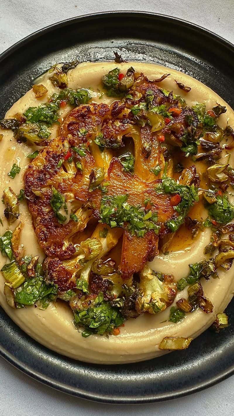 콜리플라워 스테이크와 치미추리 Thumbnail