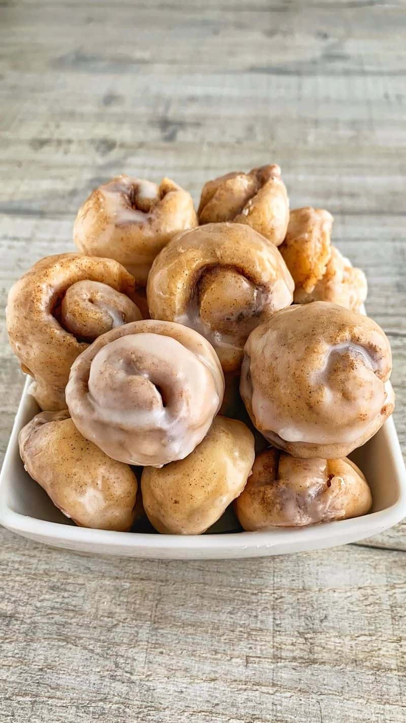 2가지 재료 반죽으로 만드는 시나몬 롤 바이트 Thumbnail