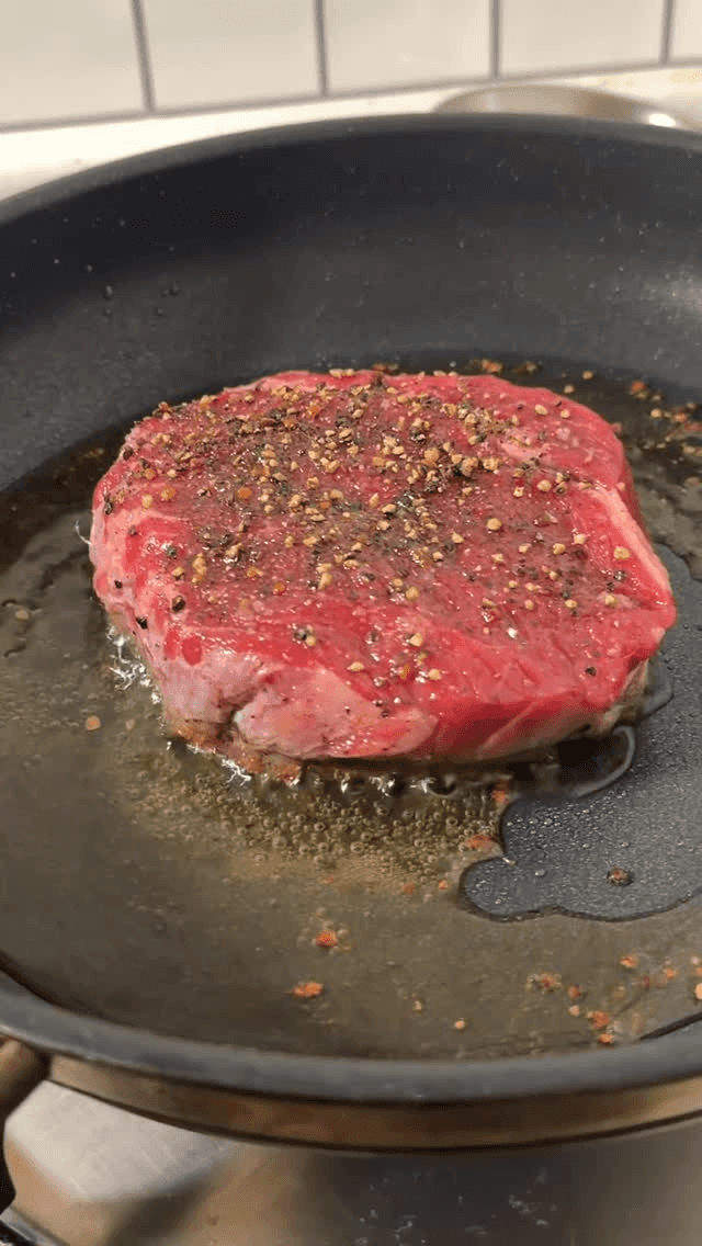 집에서 완벽한 스테이크 굽는 법 Thumbnail