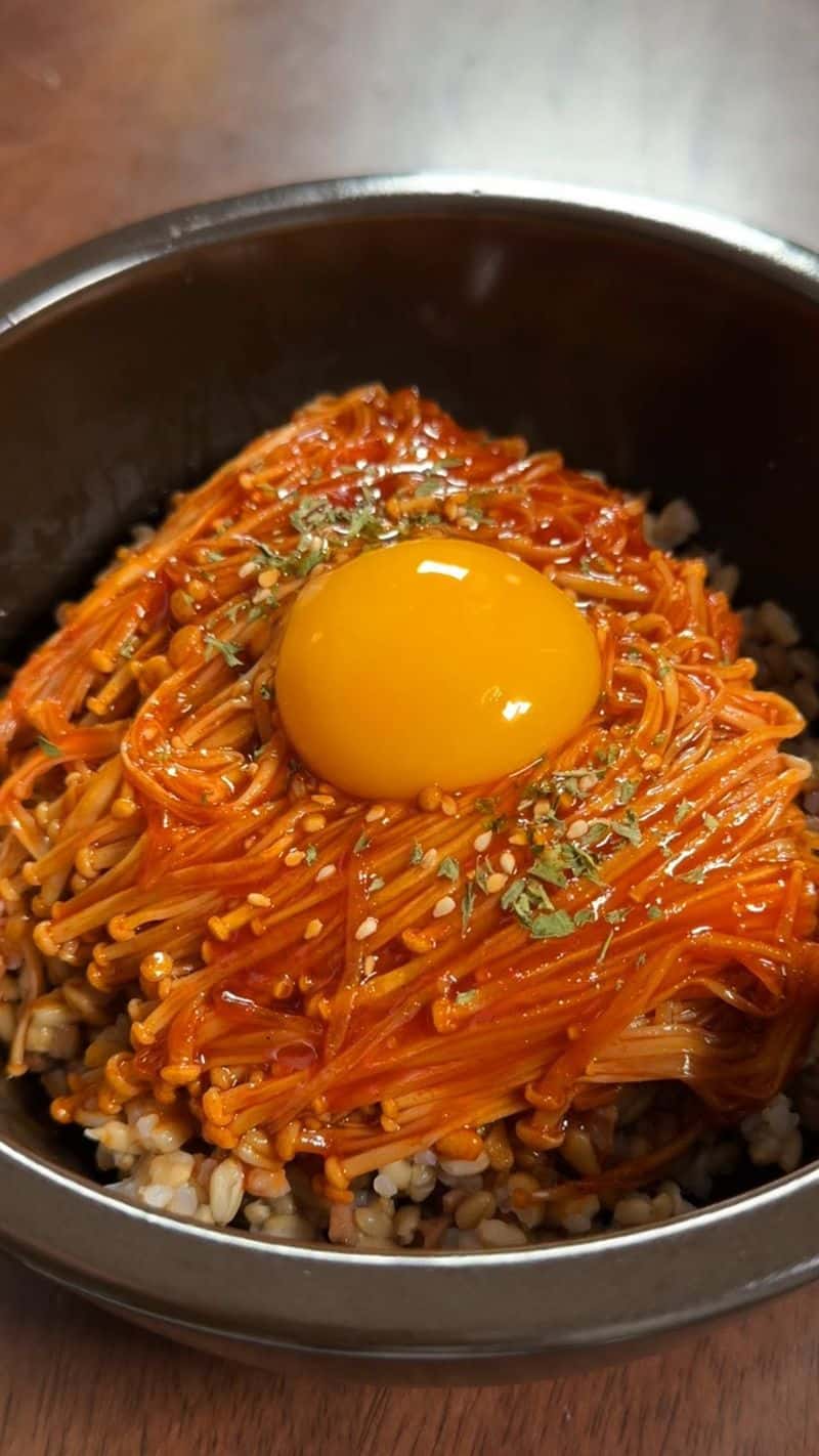 스트레스 확 풀리는 불닭 팽이버섯 덮밥 Thumbnail