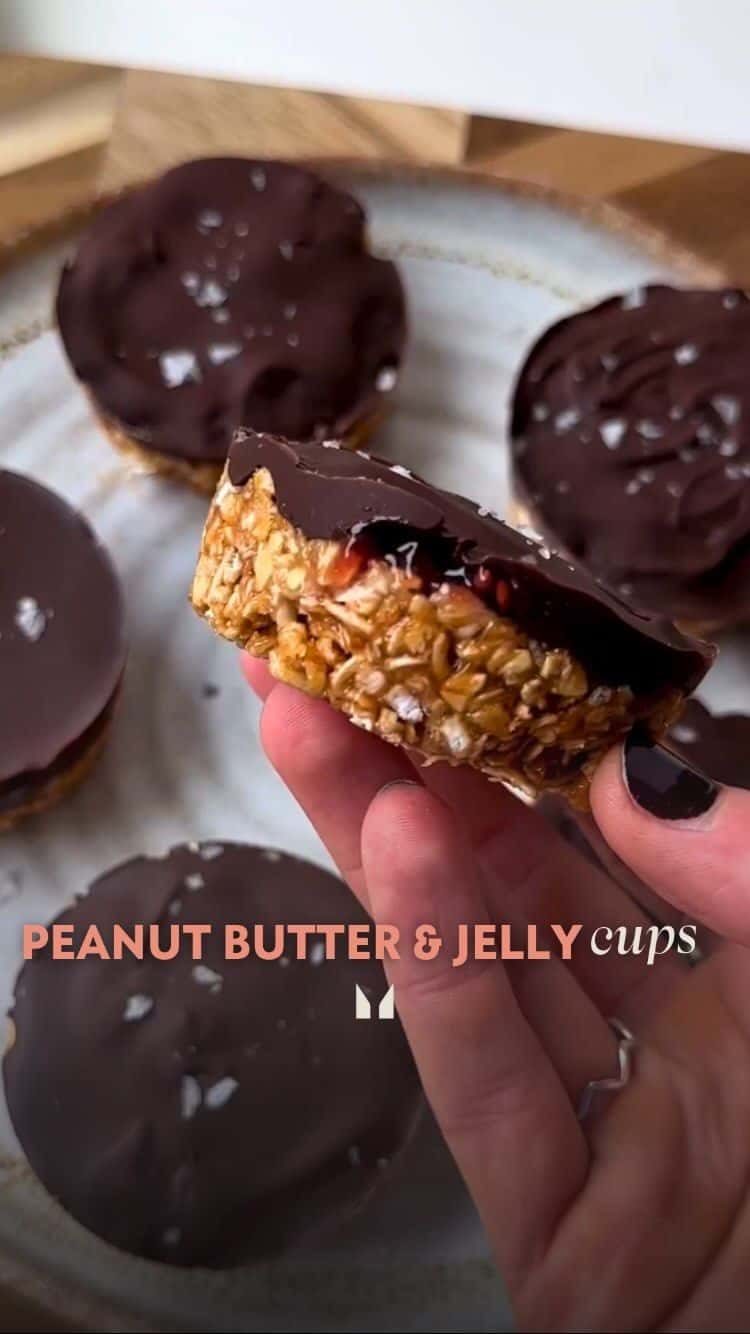 땅콩버터 & 잼 프로틴 오트 컵 Thumbnail