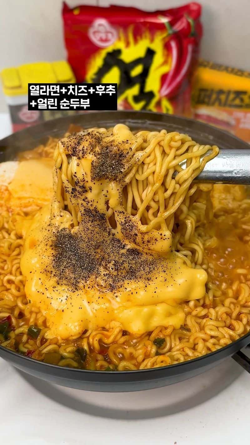 열라면 순두부 치즈 라면 Thumbnail