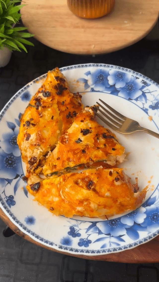 Cheesy Spinach Potato Omelette Thumbnail