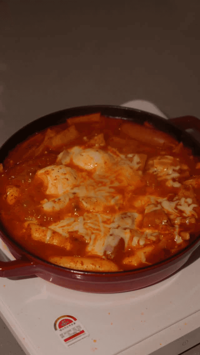 떡볶이와 떡볶이 볶음밥 Thumbnail