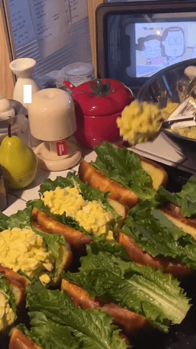 소금빵 에그마요 샌드위치 Thumbnail