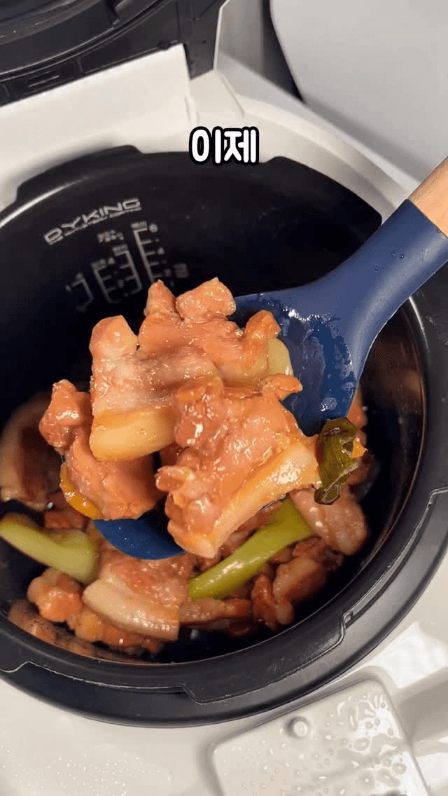 밥솥으로 만드는 초간단 삼겹살 조림 Thumbnail