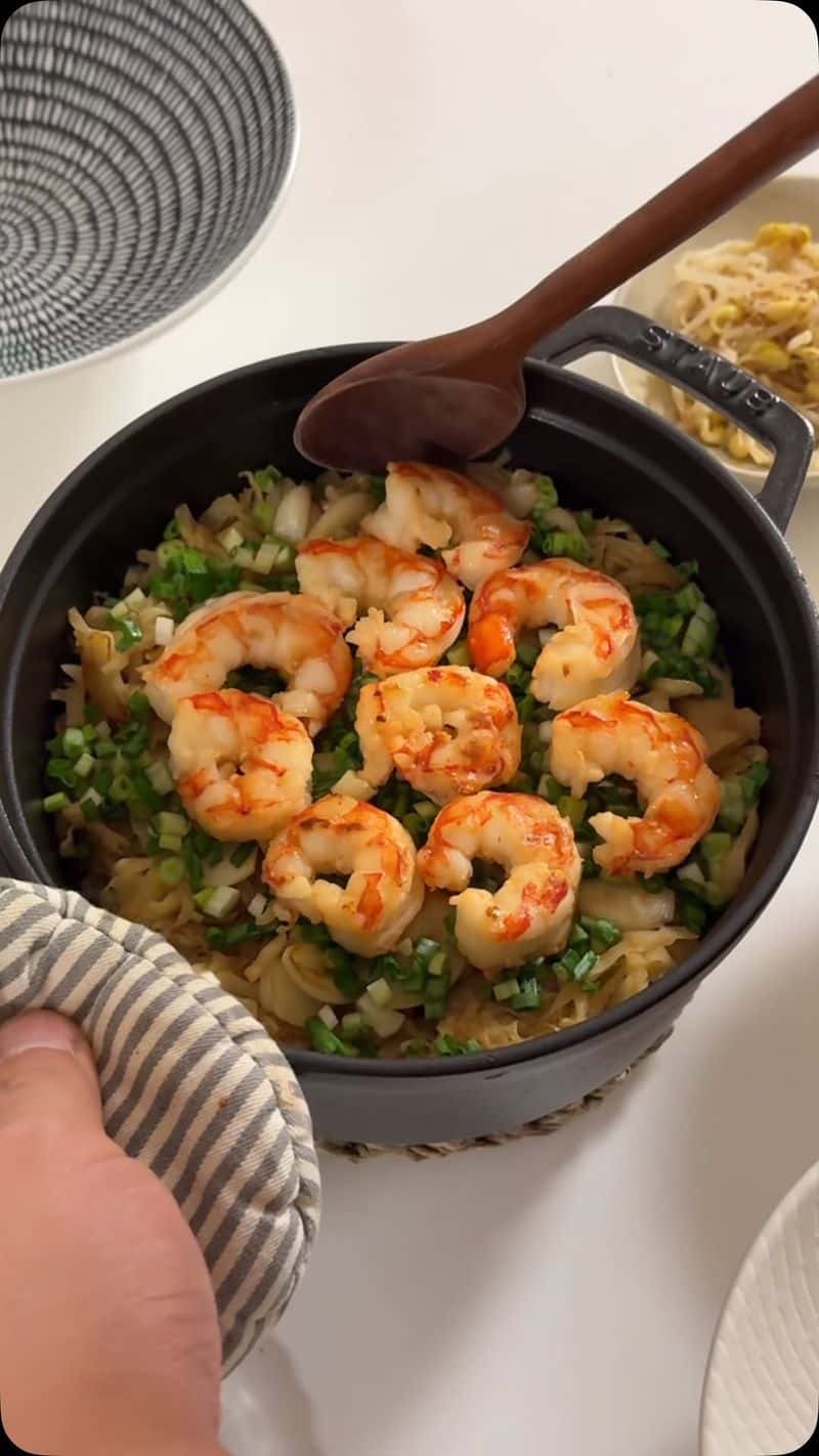 양배추새우솥밥 Thumbnail