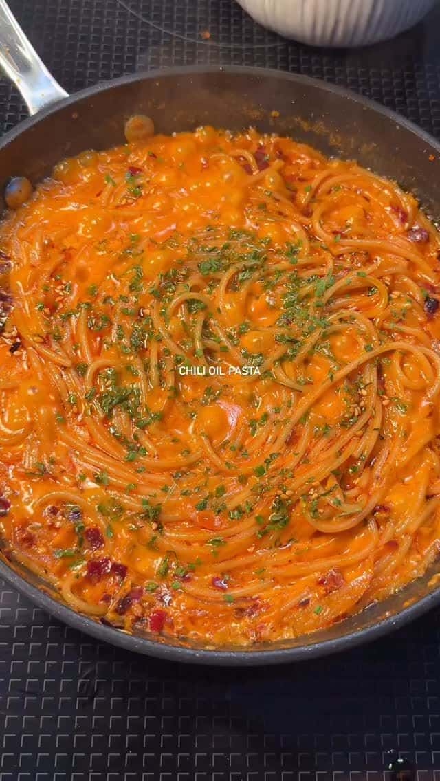 칠리 오일 파스타 Thumbnail