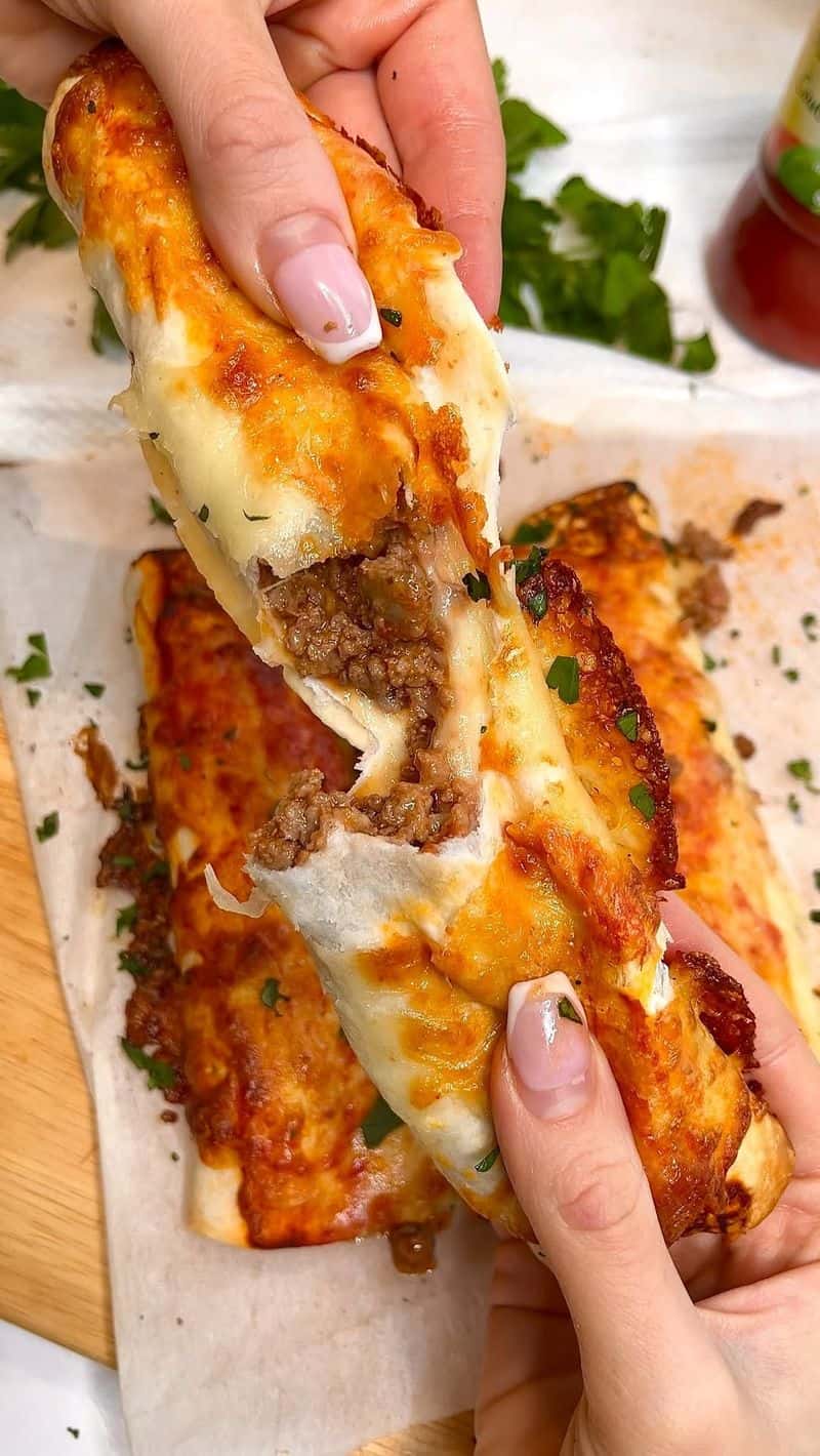 치즈 비프 라자냐 롤 Thumbnail