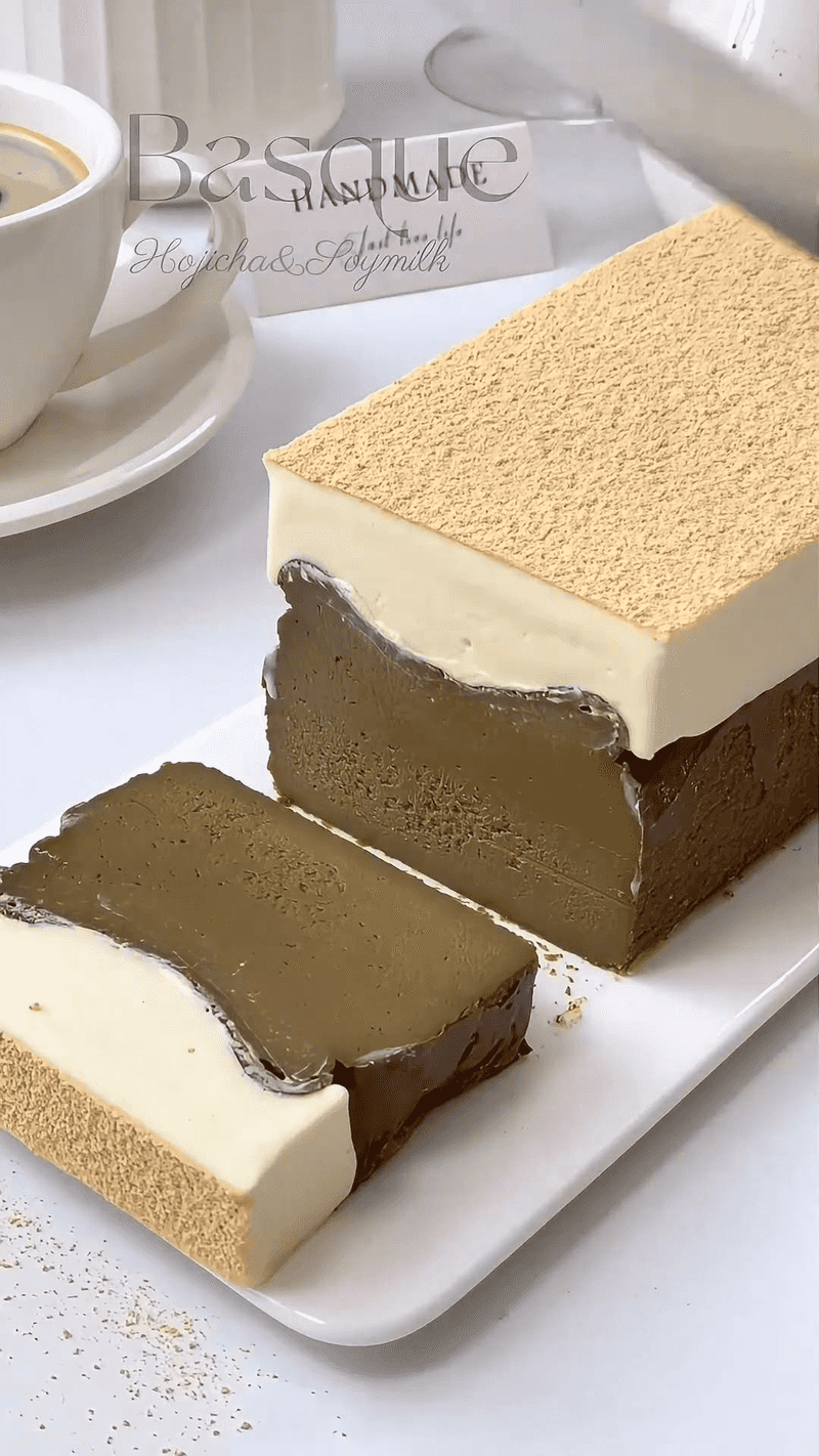 이중 식감 호지차 두유 바스크 치즈케이크 Thumbnail