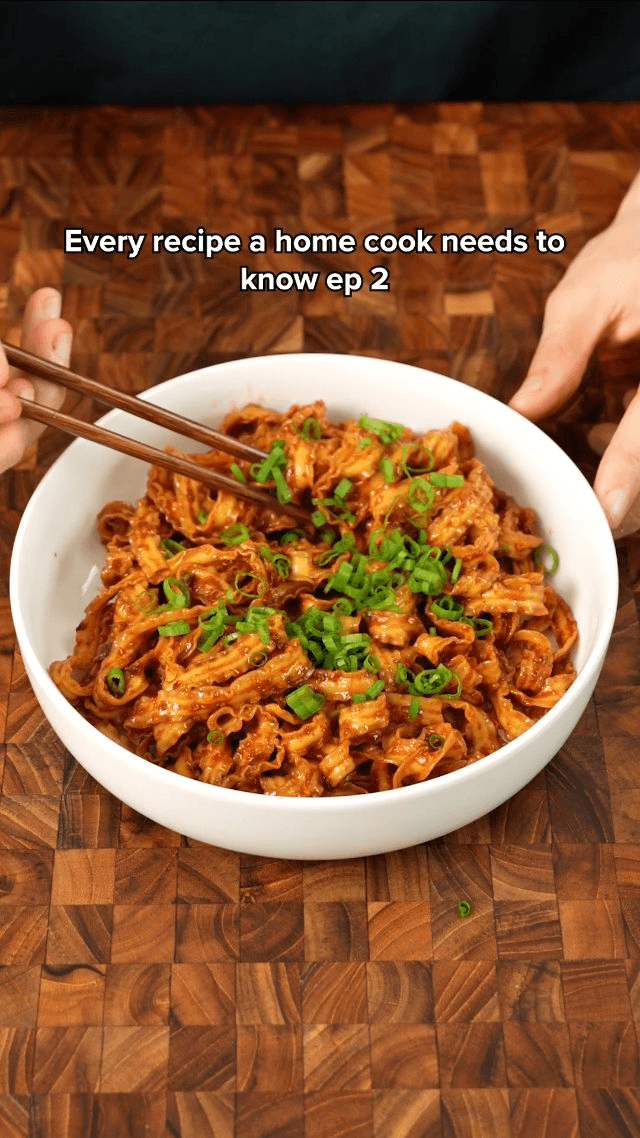 Chili Garlic Noodles Thumbnail