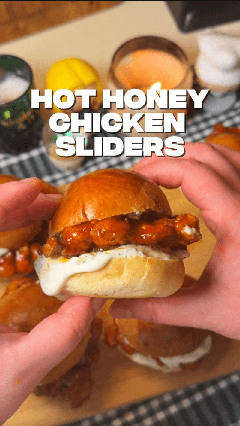 Sliders de Pollo a la Miel Picante Thumbnail
