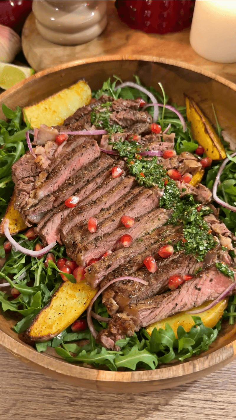 치미추리 스테이크 샐러드와 구운 감자 Thumbnail