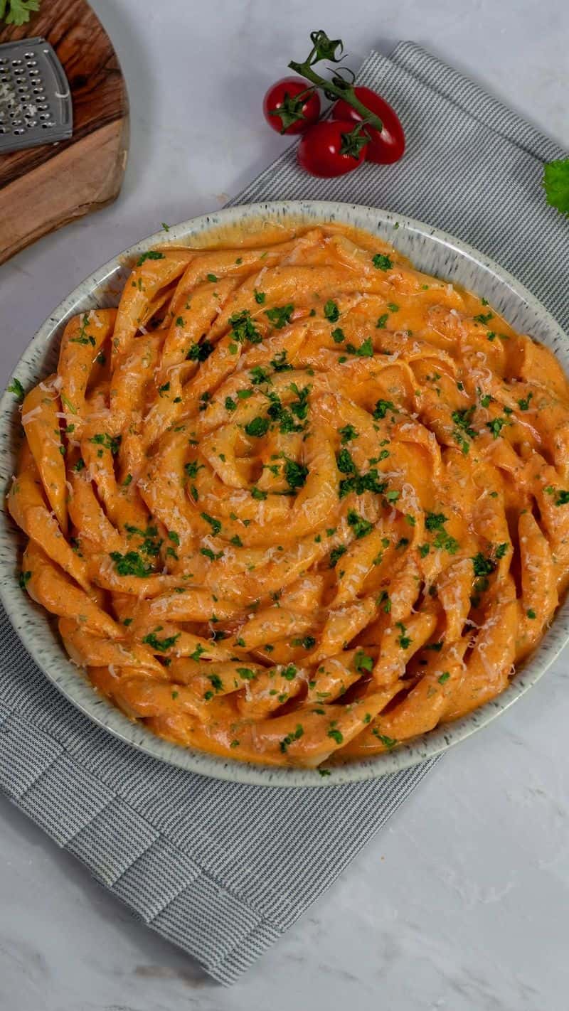 구운 토마토와 코티지 치즈 푸실리 Thumbnail