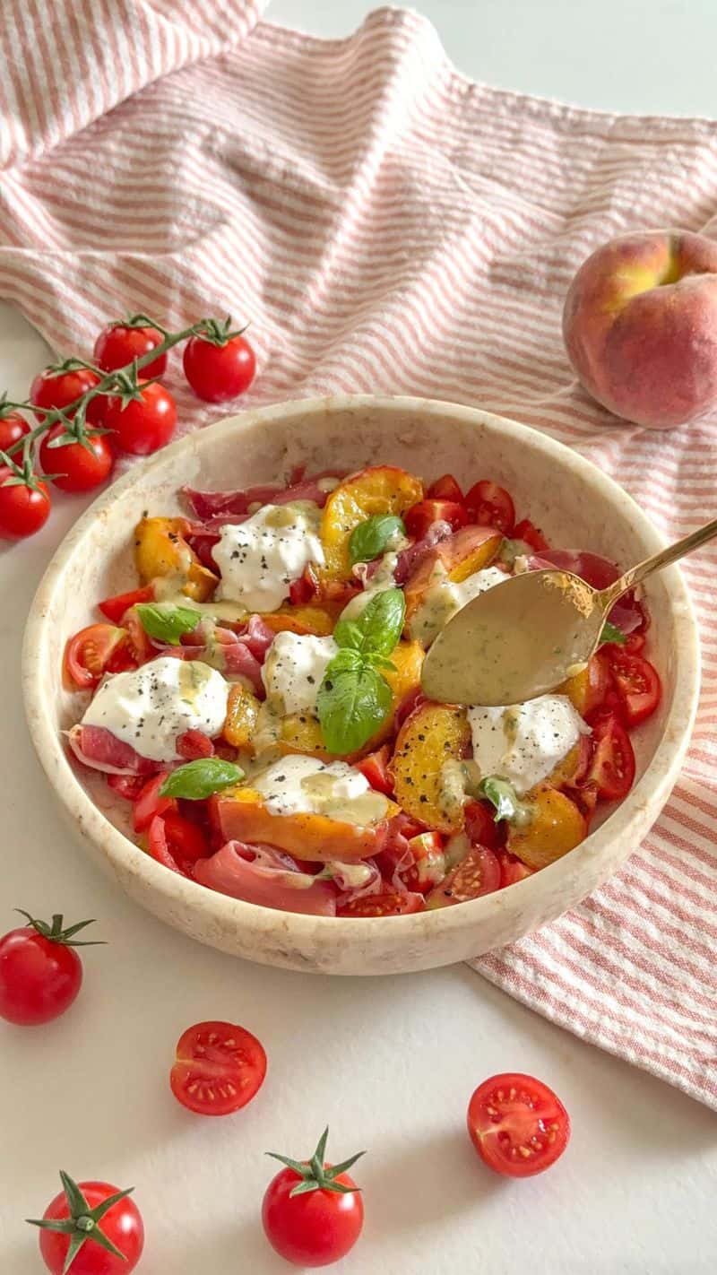 복숭아 부라타 샐러드 Thumbnail