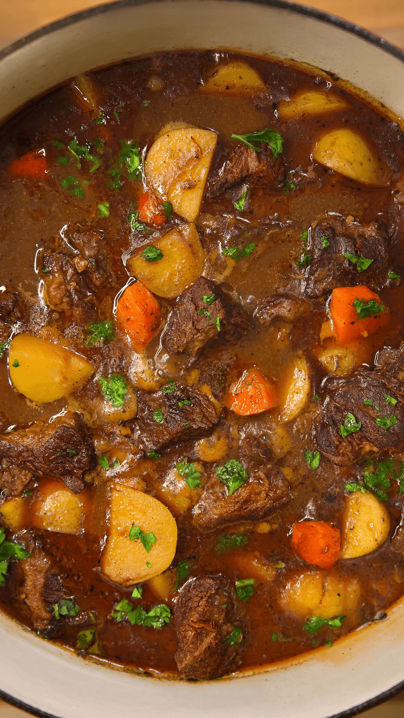 최고의 홈메이드 비프 스튜 레시피 Thumbnail
