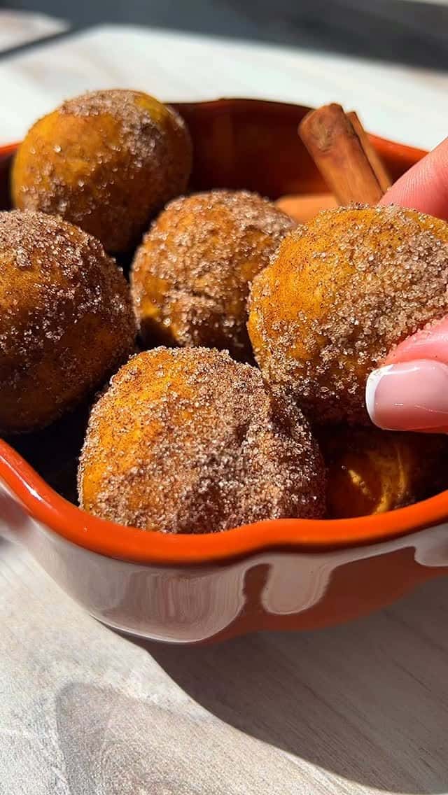 4가지 재료 호박 스파이스 도넛 홀 Thumbnail