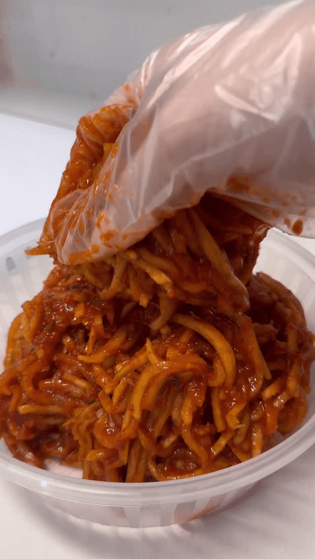 남자친구를 위한 반찬 3종 세트 (제육볶음, 계란장, 무생채) Thumbnail