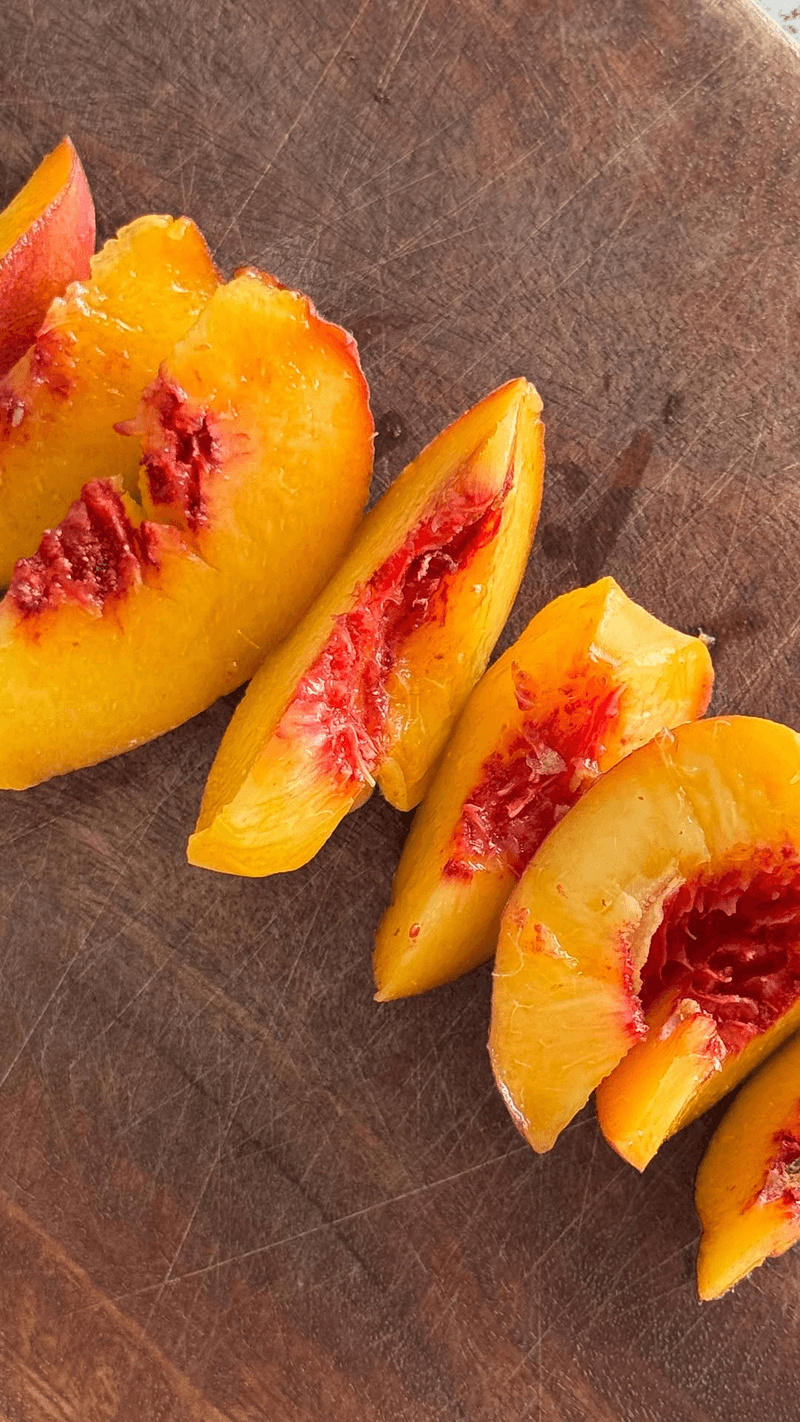 Joghurt-Bowl mit karamellisierten Pfirsichen Thumbnail