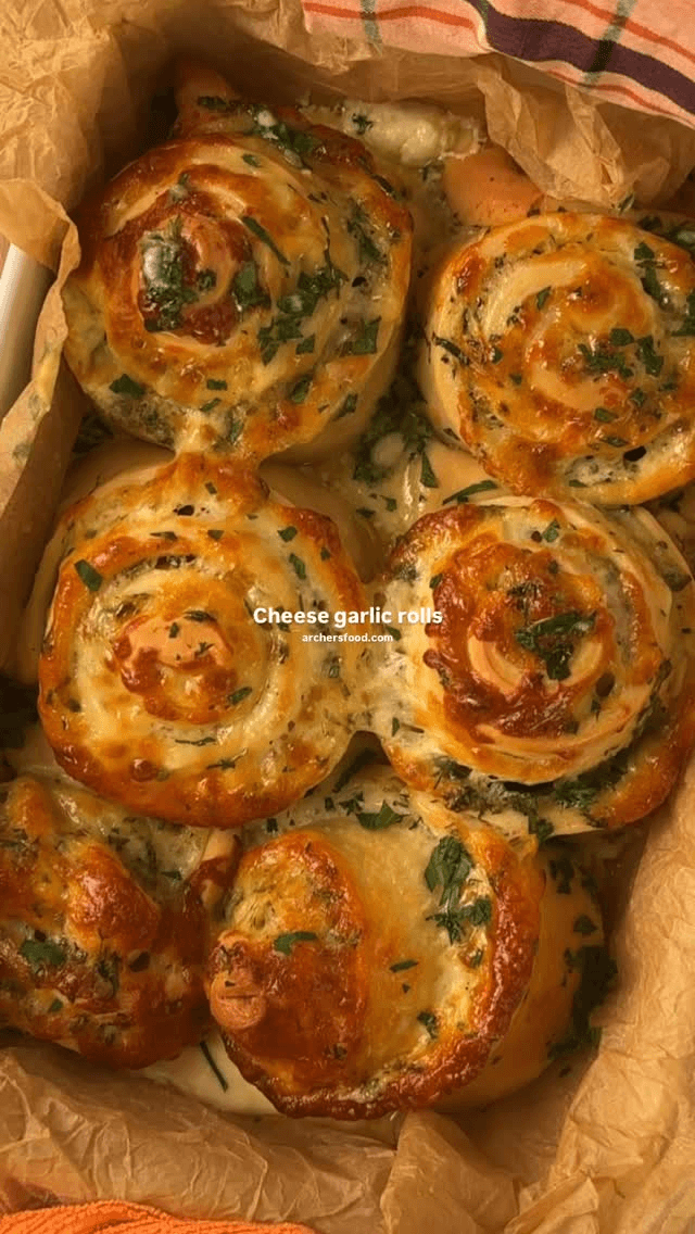 치즈 갈릭 롤 Thumbnail