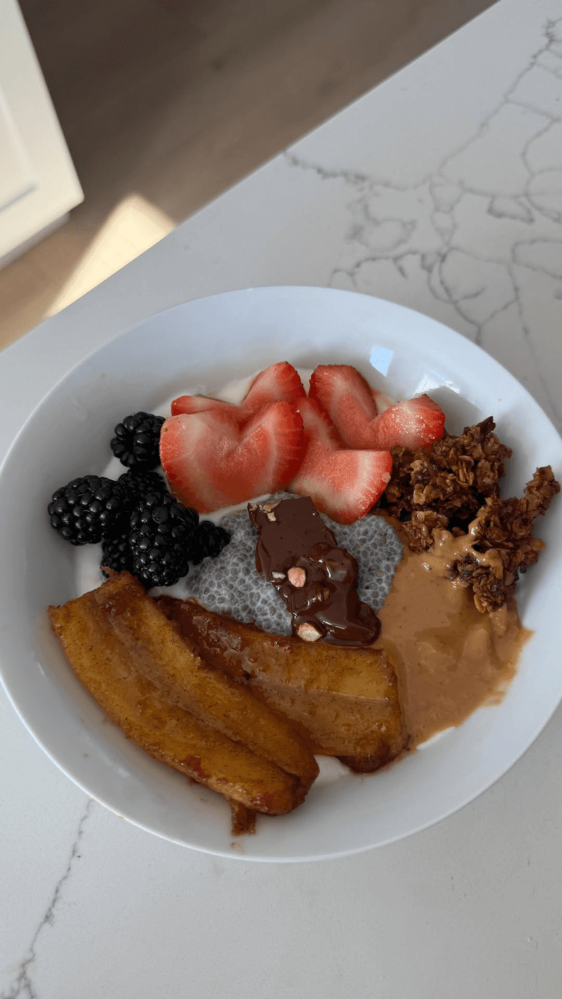 Die perfekte Frühstücks-Joghurt-Schüssel Thumbnail