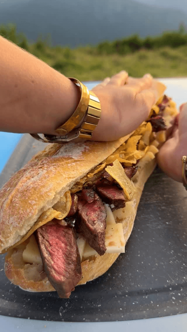 Sandwich XXL au Bœuf et Fromage Thumbnail