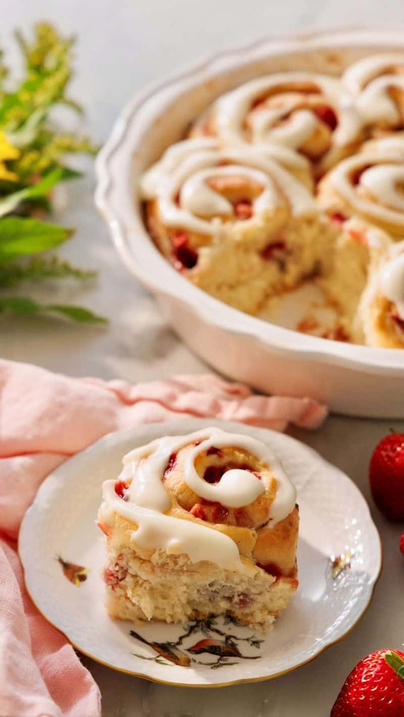 딸기 롤 만들기 Thumbnail