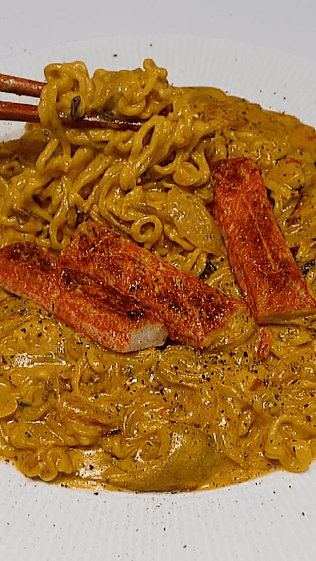 게살 없는 야매 푸팟퐁커리 맛 카레라면 Thumbnail