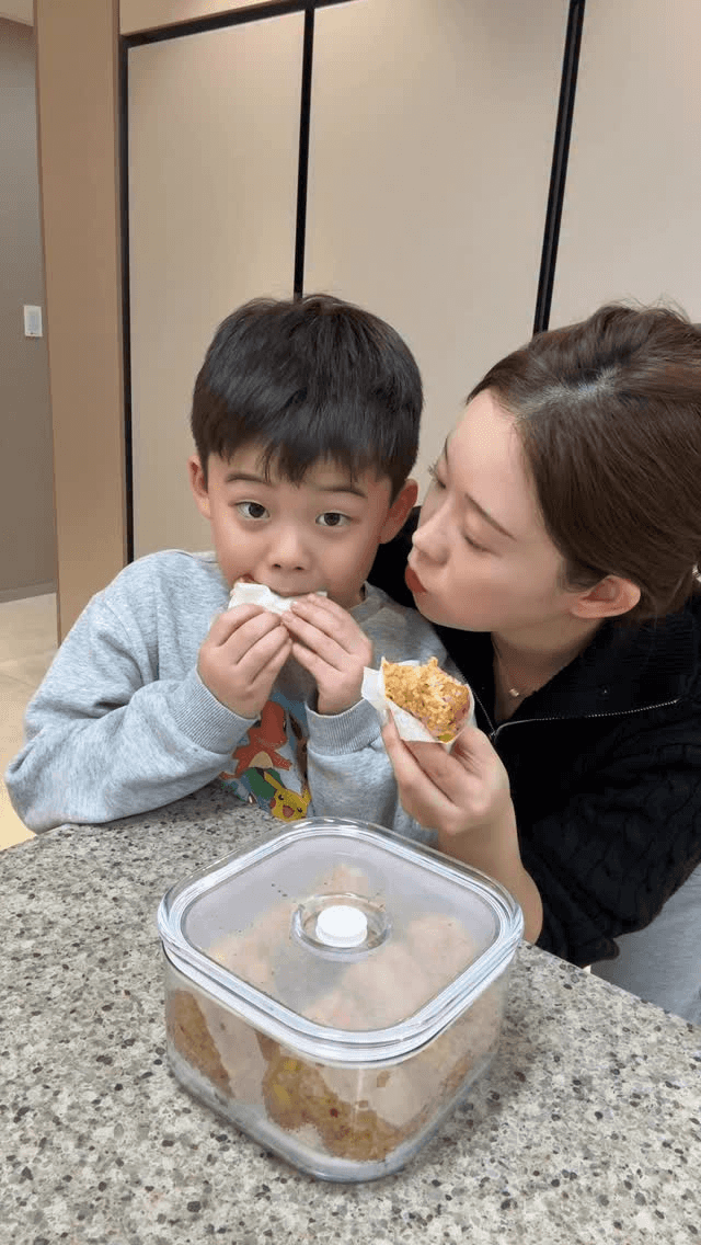 겨울방학 초간단 주먹밥 밀프랩 Thumbnail