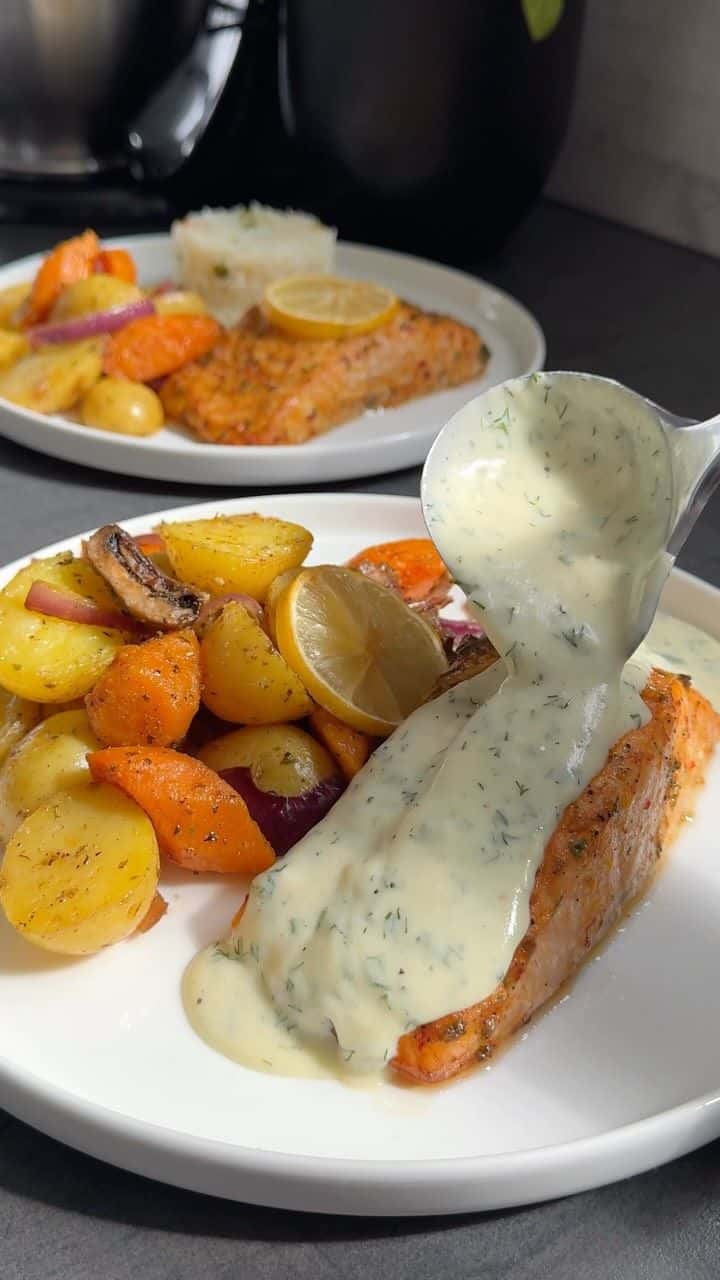 건강한 레몬 딜 연어와 채소 오븐 구이 Thumbnail