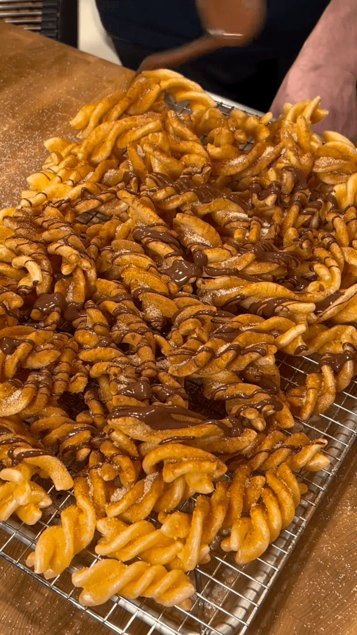 Cinnamon Sugar Fried Pasta Snack (Duritos) Thumbnail