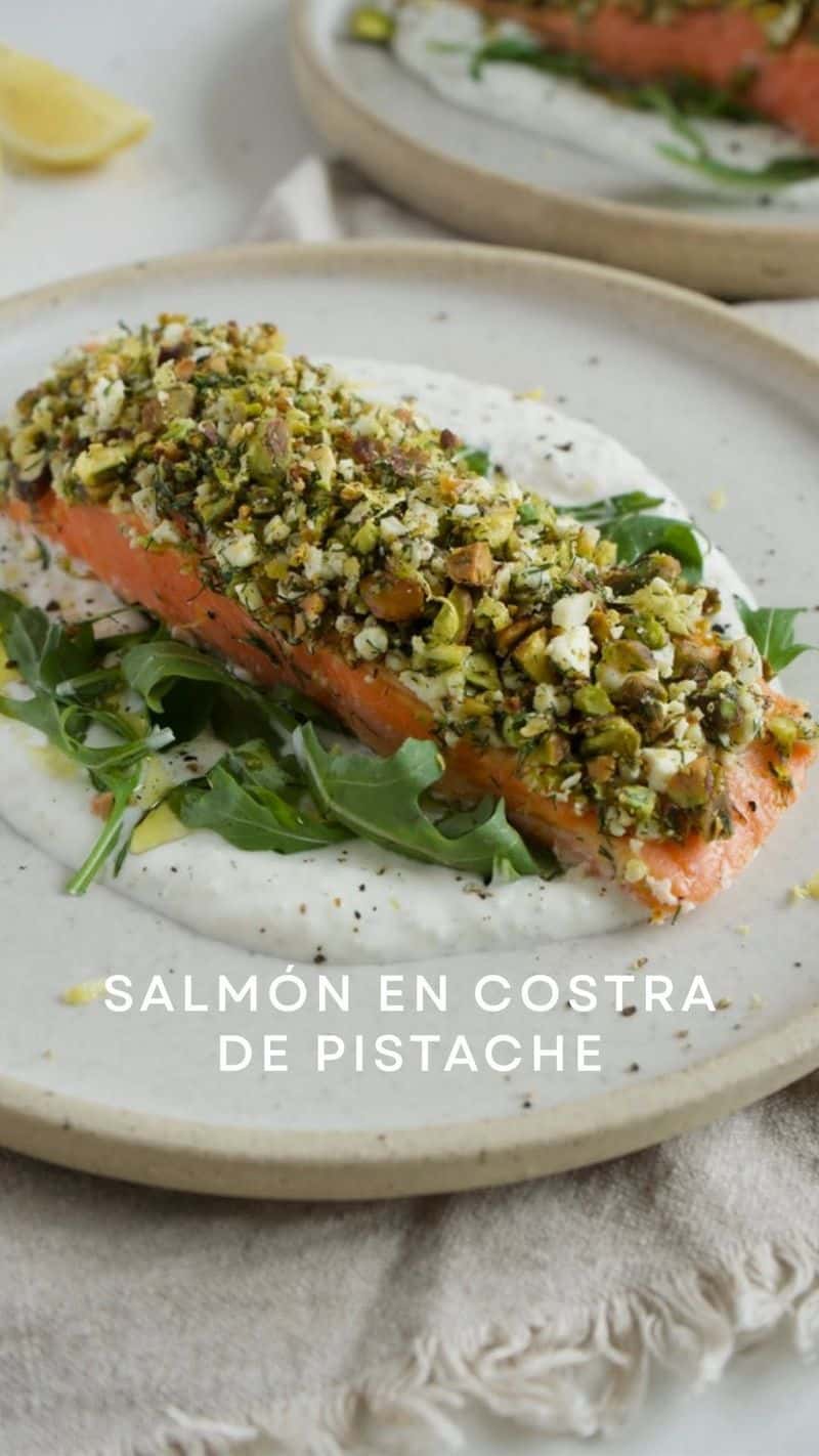 피스타치오 크러스트 연어와 차지키 Thumbnail