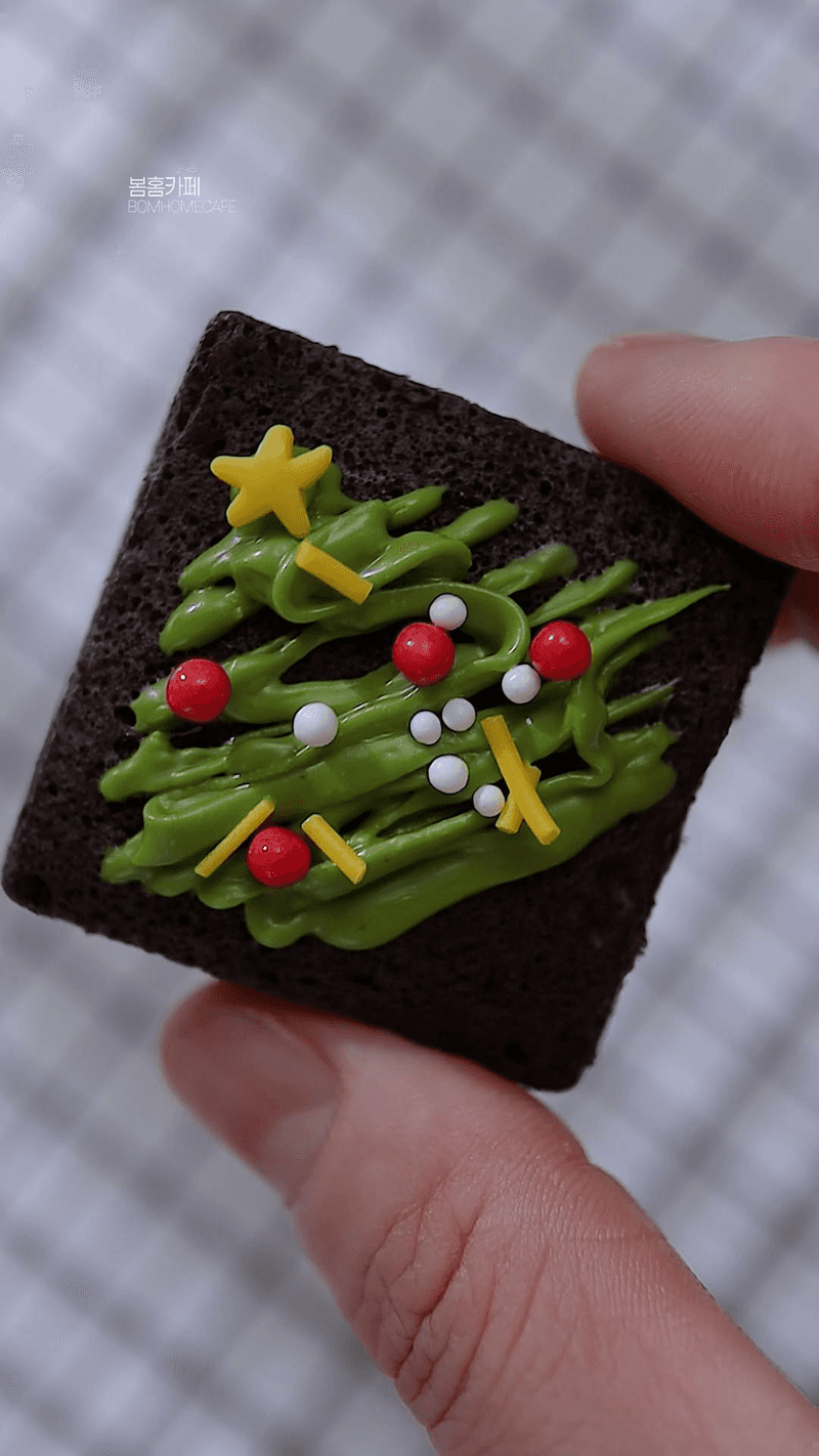 오븐 없이 만드는 크리스마스 초코 케이크 Thumbnail