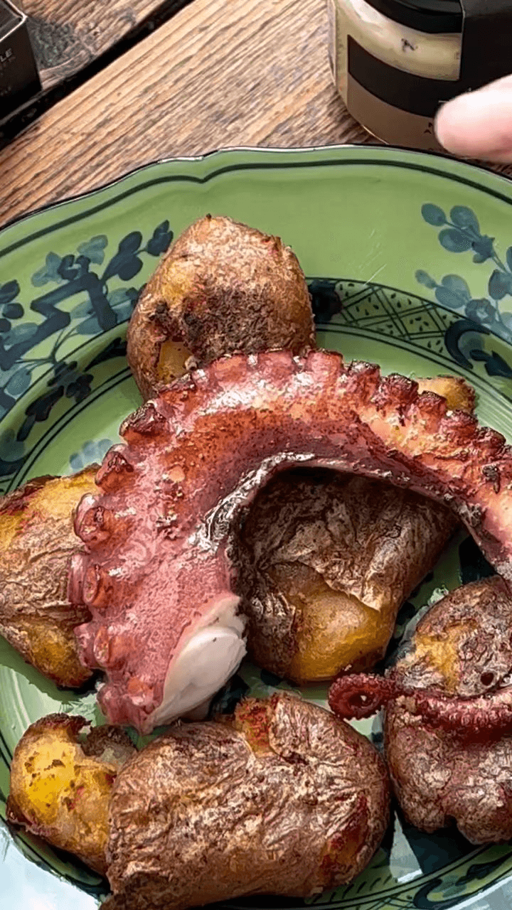 크리스피 감자와 문어 구이 Thumbnail