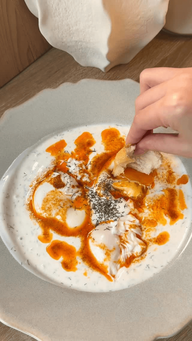 Türkische Eier (Çılbır) Thumbnail