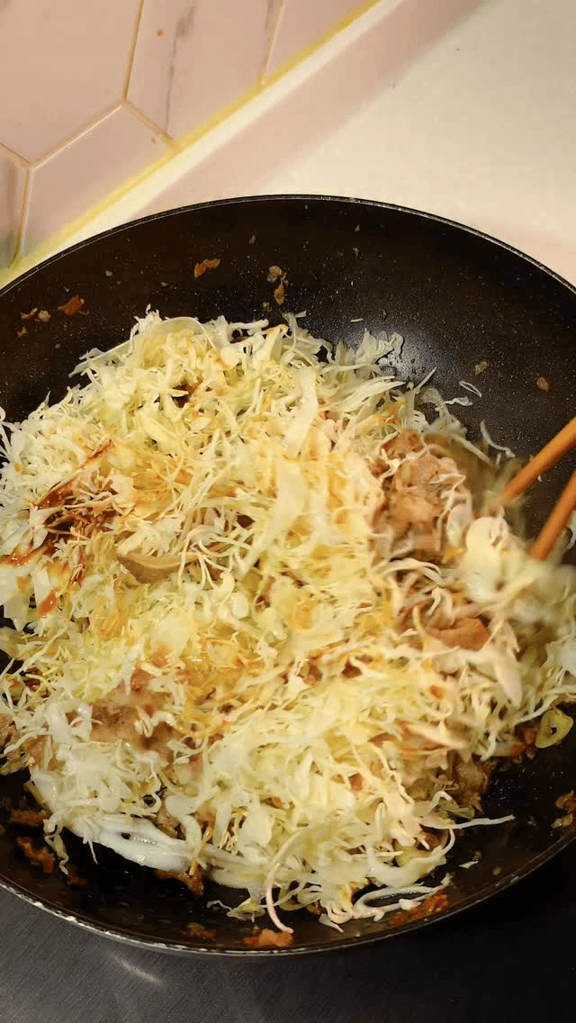 한의사가 알려준 양배추 고기볶음 Thumbnail