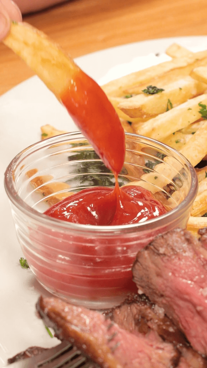 Papas a la Francesa con Cilantro Frito Thumbnail