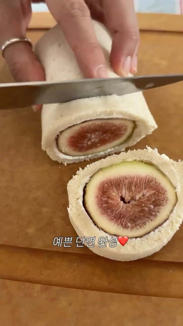간단하면서도 예쁜 무화과 롤 샌드위치 Thumbnail