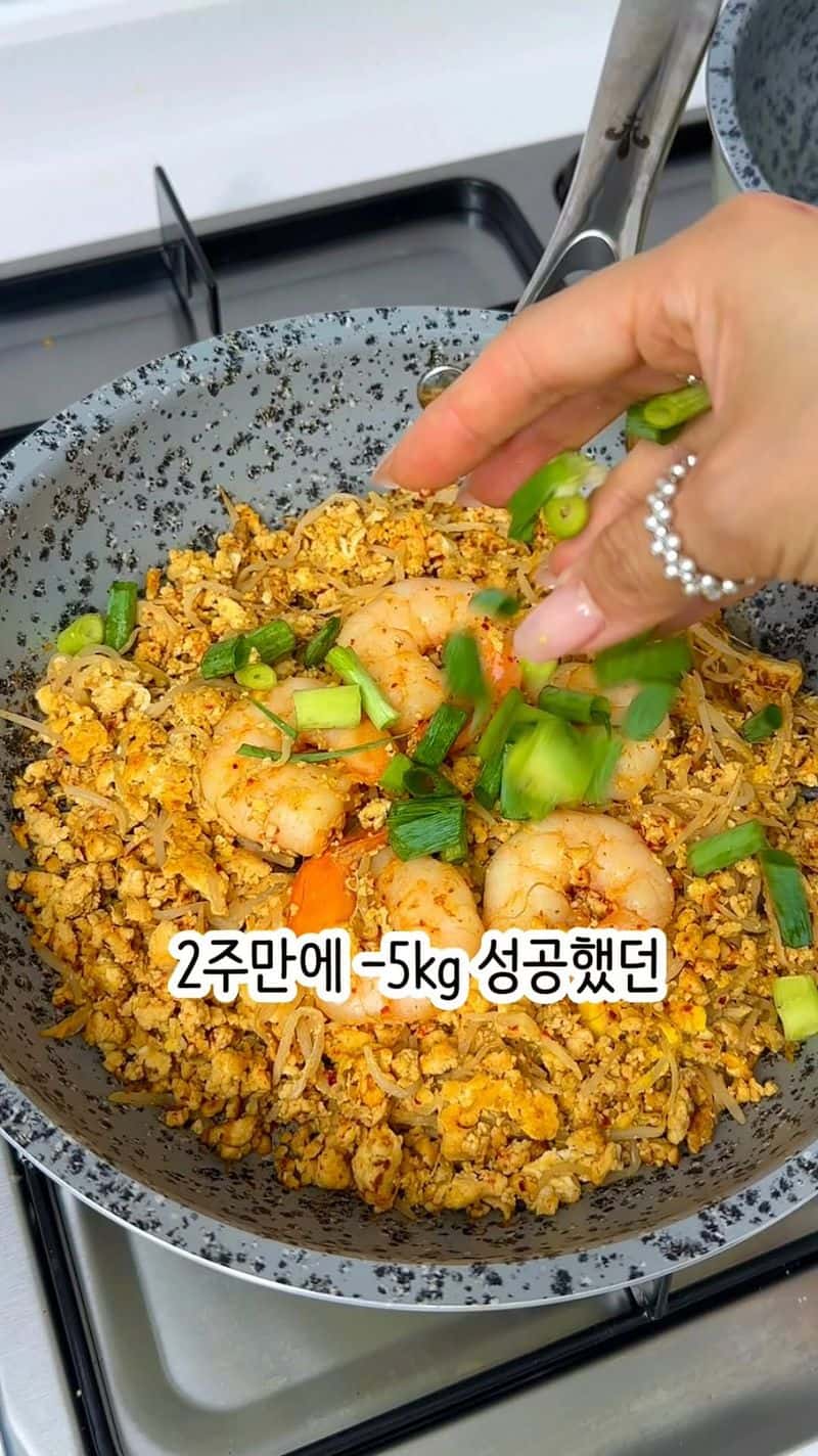 2주만에 -5kg 감량! 초간단 두부 새우 볶음 5분 레시피 Thumbnail