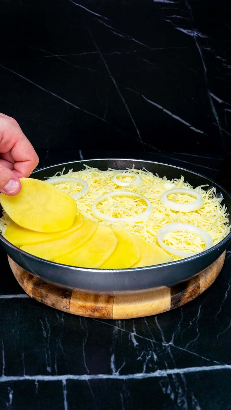 감자 4개로 만드는 놀라운 감자 케이크 Thumbnail