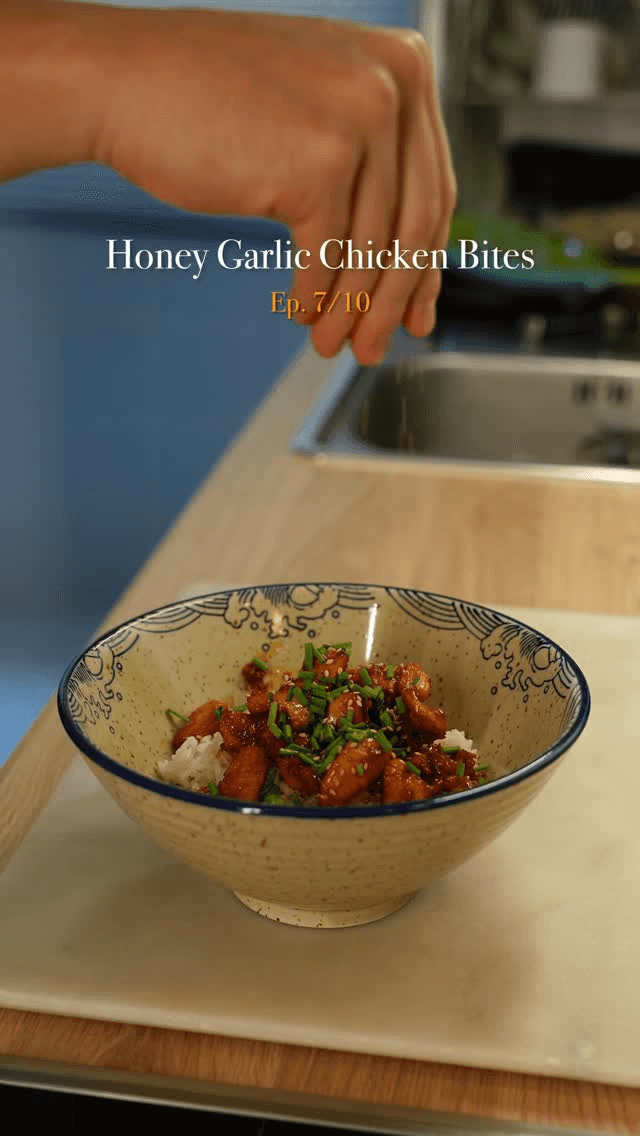 허니 갈릭 치킨 Thumbnail