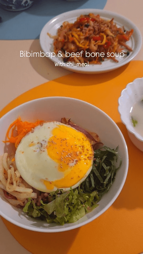 야채듬뿍 비빔밥과 진한 사골국 Thumbnail